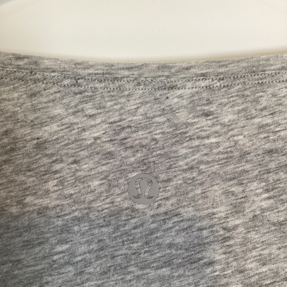 Lululemon Women's Back In Action Long Sleeve Gray Long Sleeve Tshirt - Picture 6 of 8